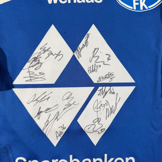 Molde FK 2021 home, signed by the first team