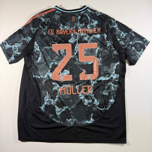 Bayern 2024/25 away #25 Thomas Müller