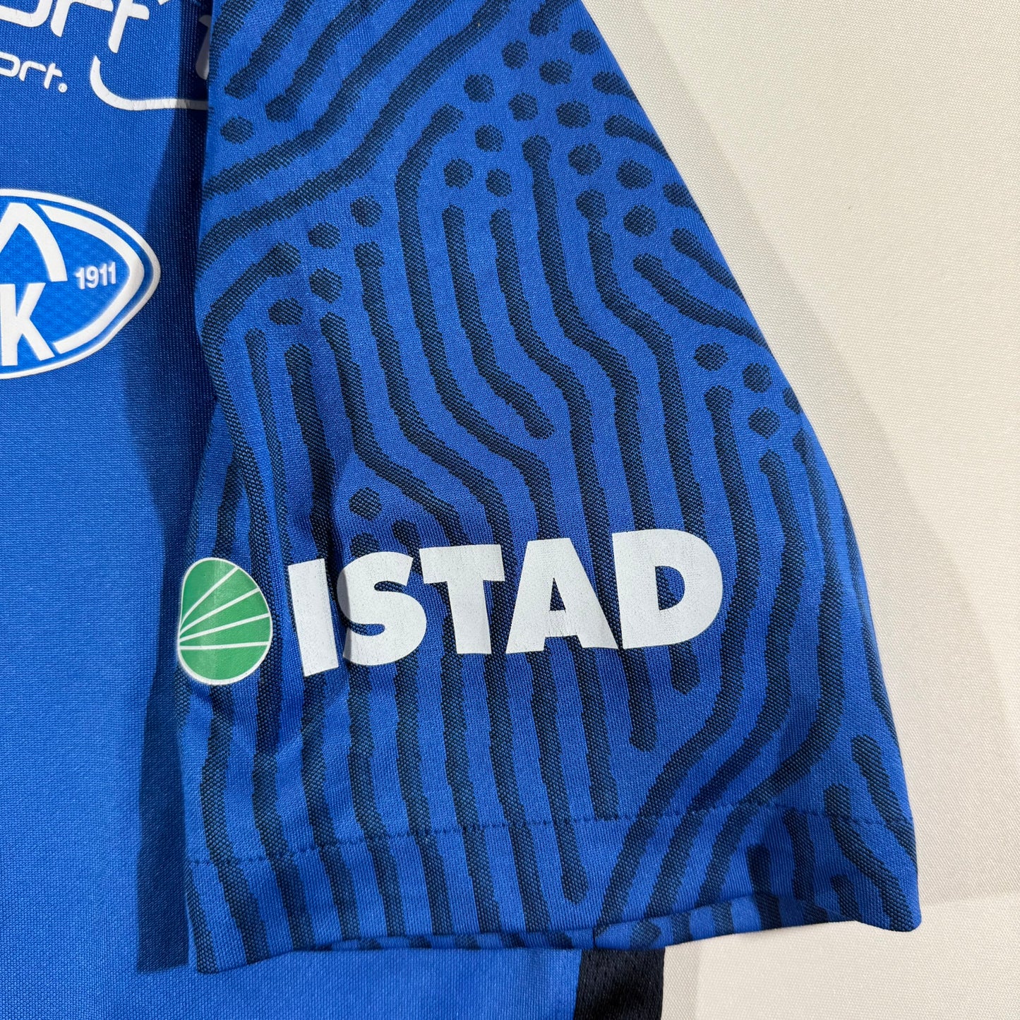 Molde FK 2021 home, signed by the first team