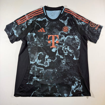 Bayern 2024/25 away #25 Thomas Müller