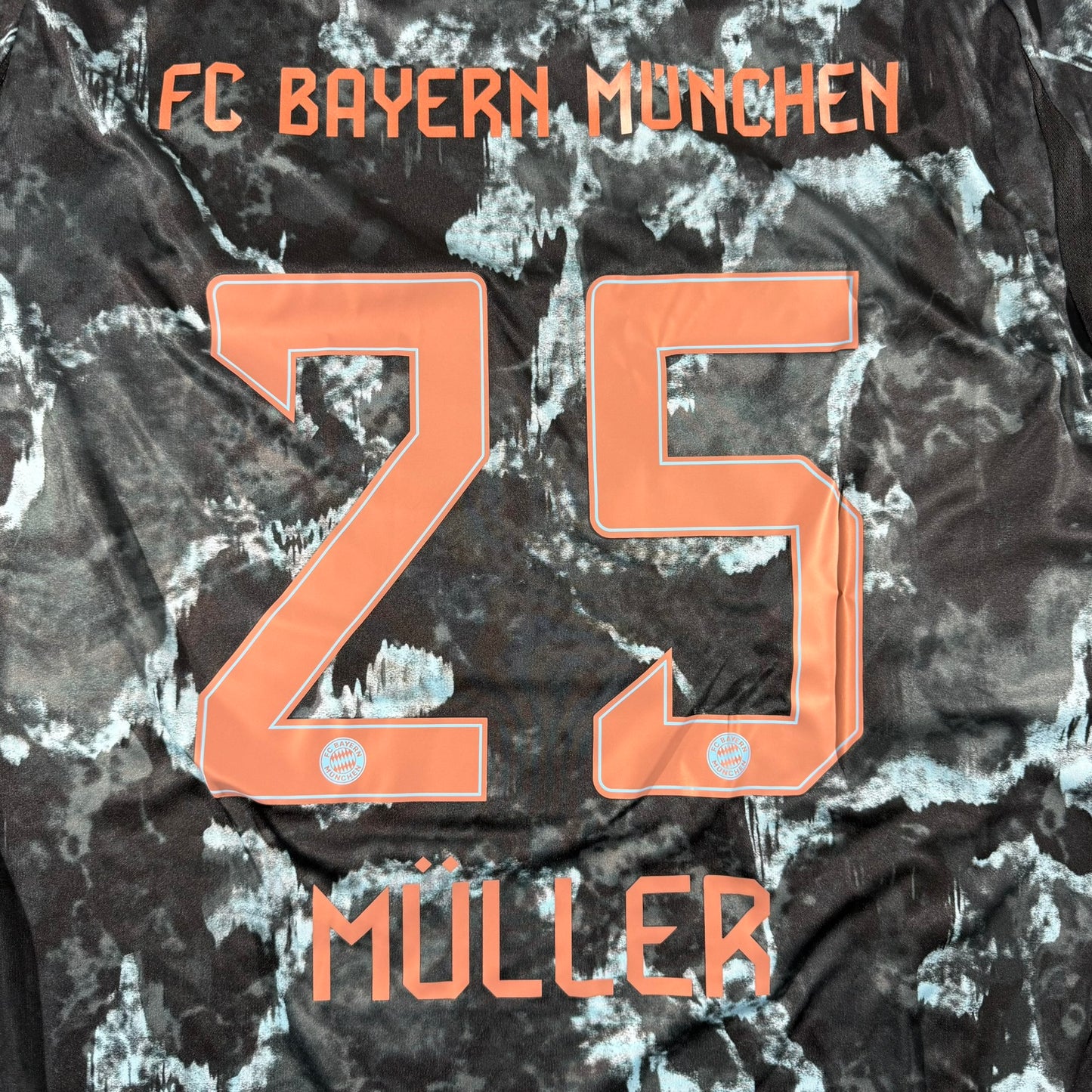 Bayern 2024/25 away #25 Thomas Müller