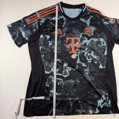 Bayern 2024/25 away #25 Thomas Müller