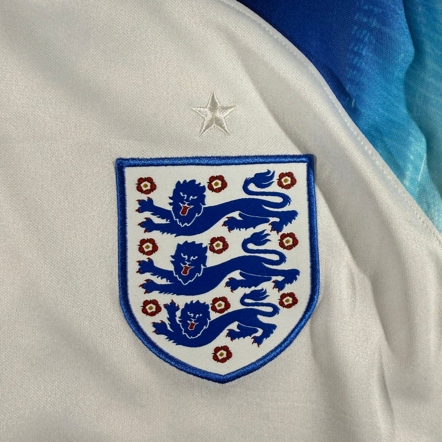 England 2022 home #22 Jude Bellingham
