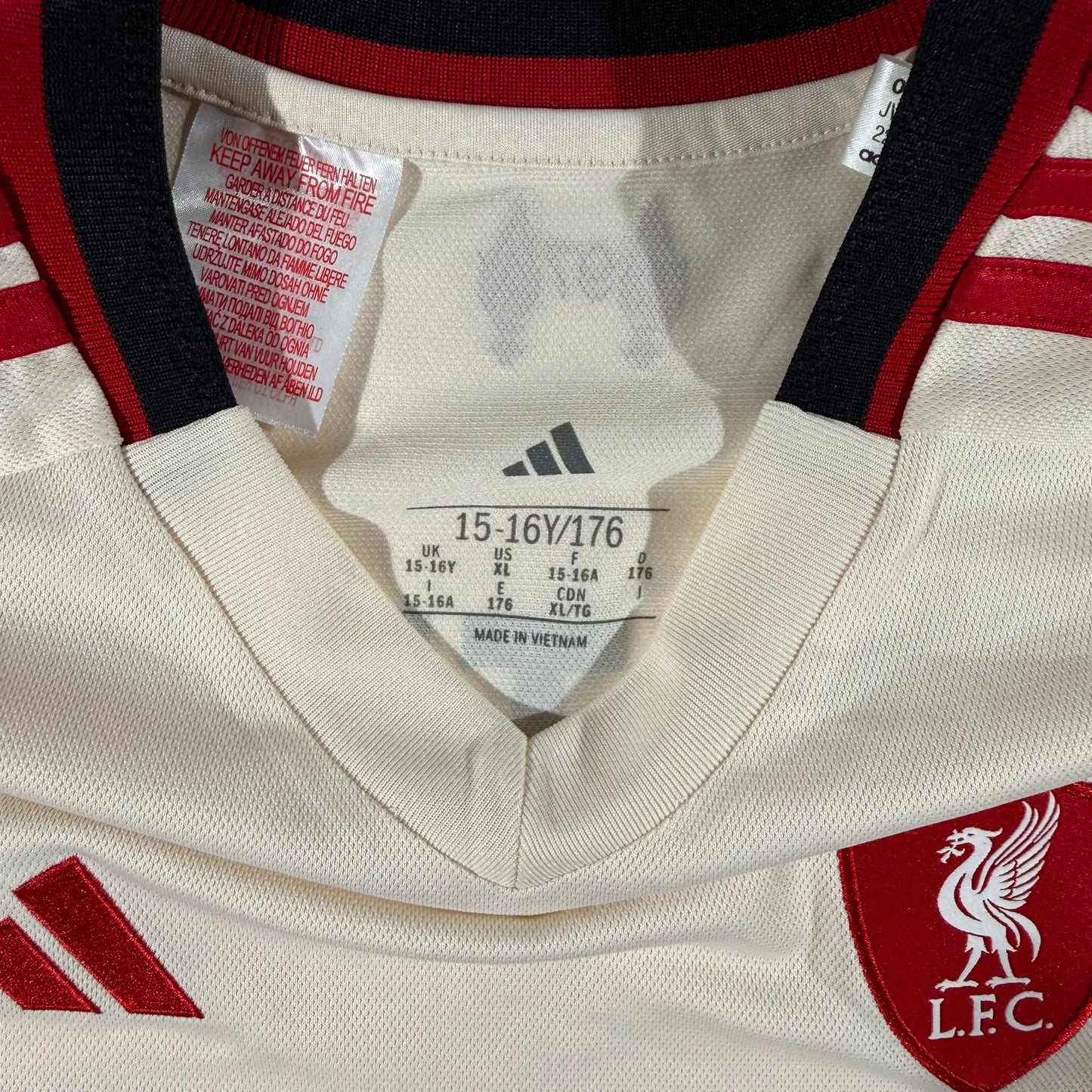 Liverpool 2025/26 away #22 Hugo Ekitike