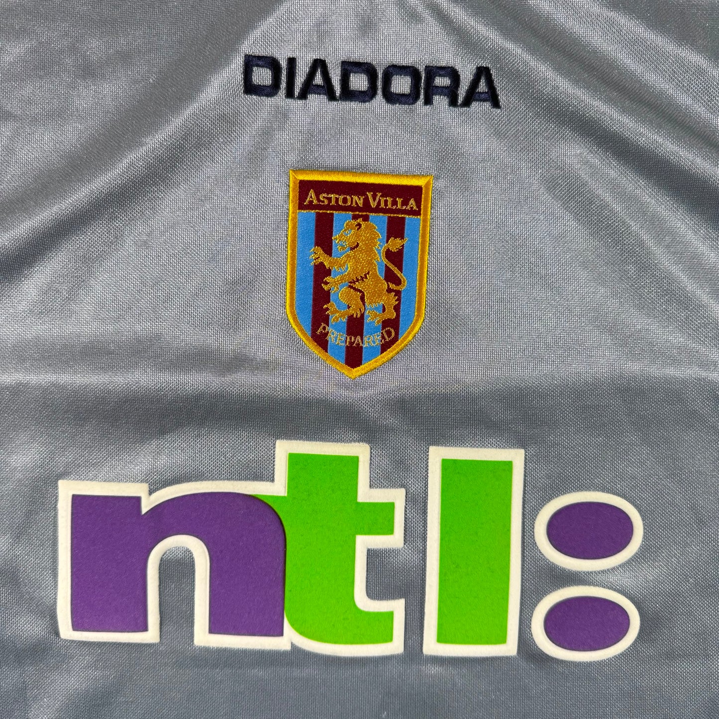 Aston Villa 2001/02 away