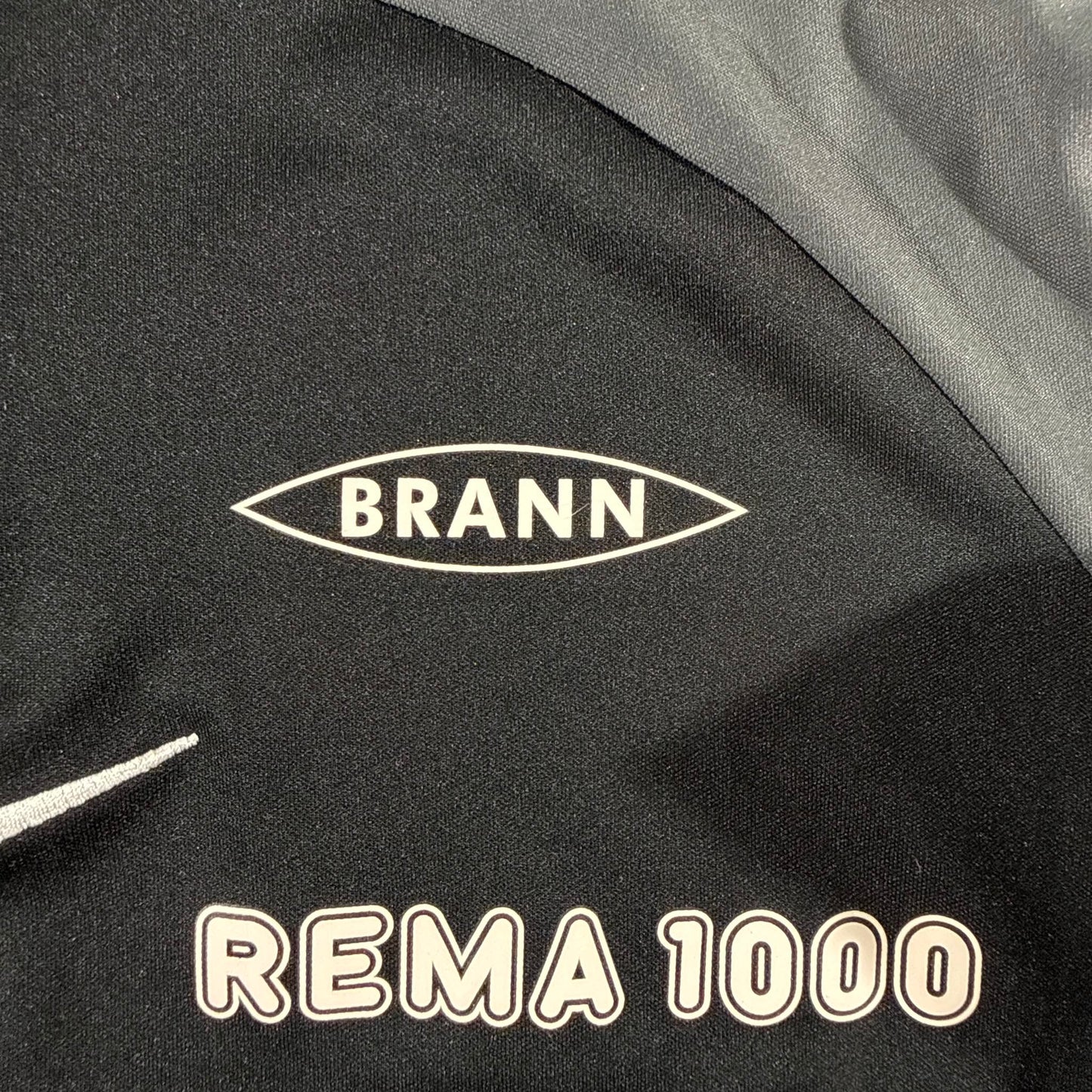 Brann black tracksuit