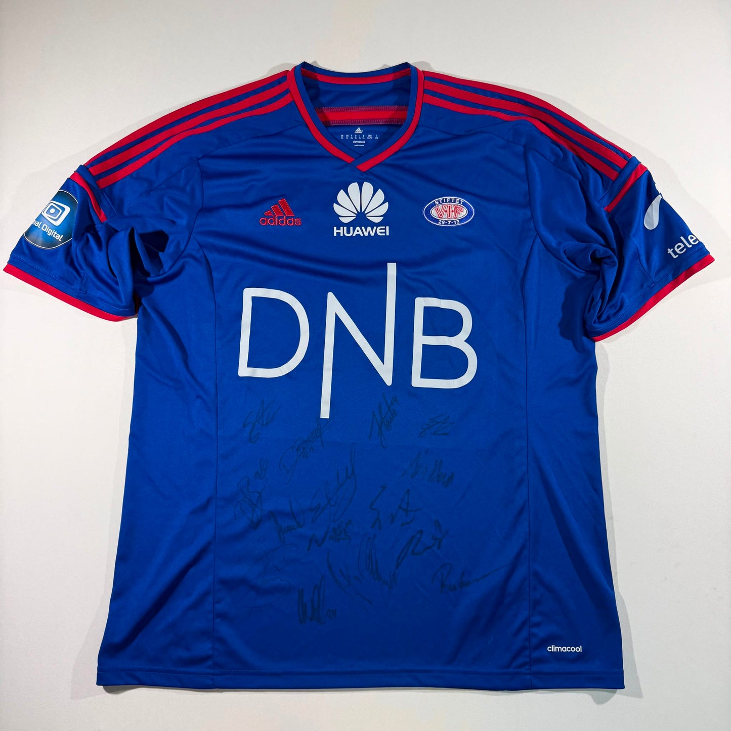 Vålerenga 2015 home signed