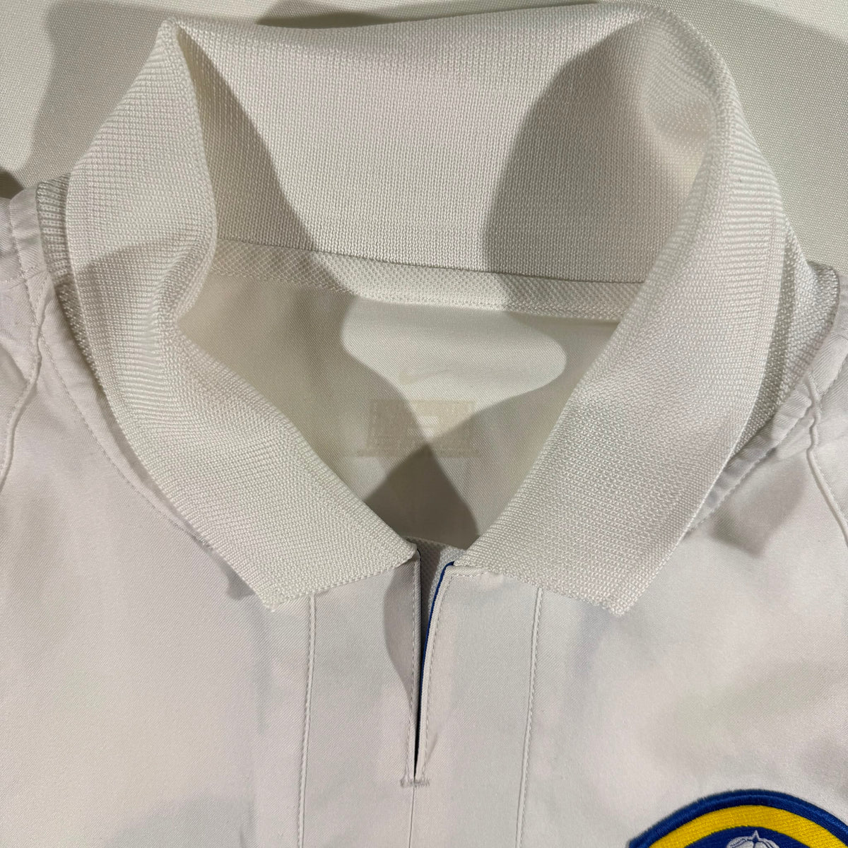 Leeds United 2002/03 home signed #19 Eirik Bakke (L)