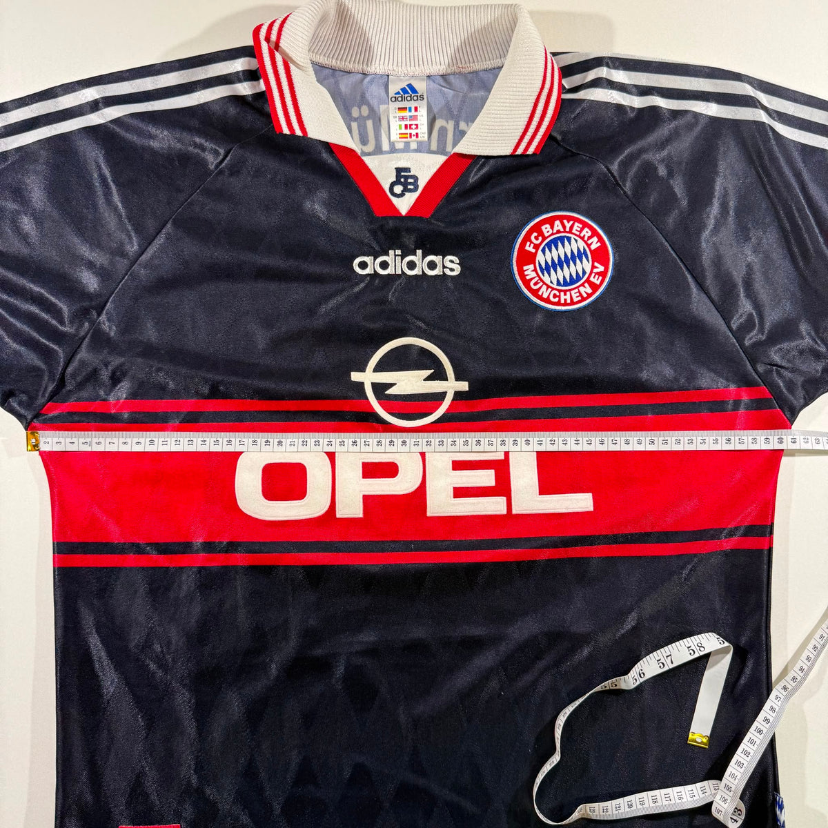 Bayern 1997-99 home #10 Lothar Matthäus (L)