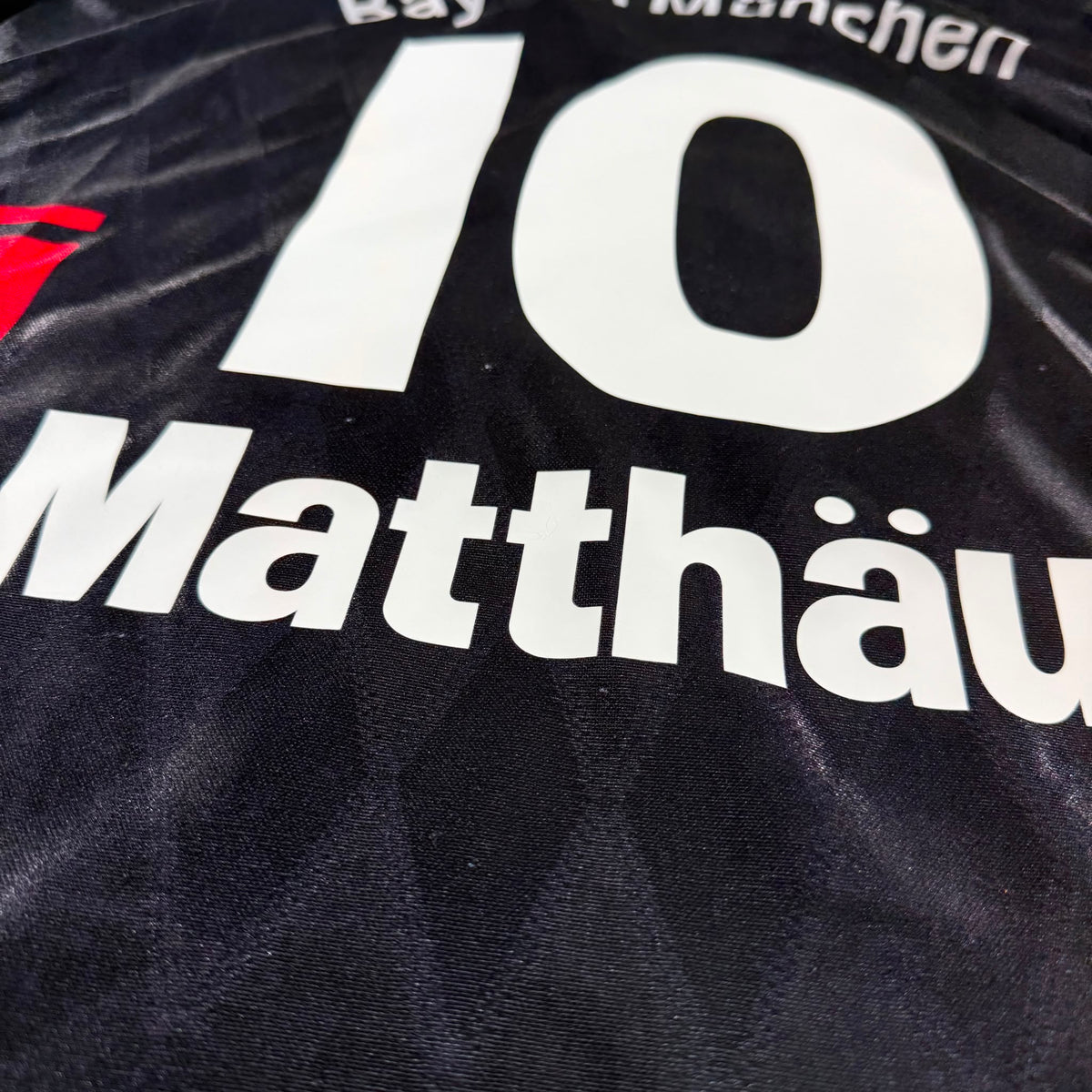Bayern 1997-99 home #10 Lothar Matthäus (L)