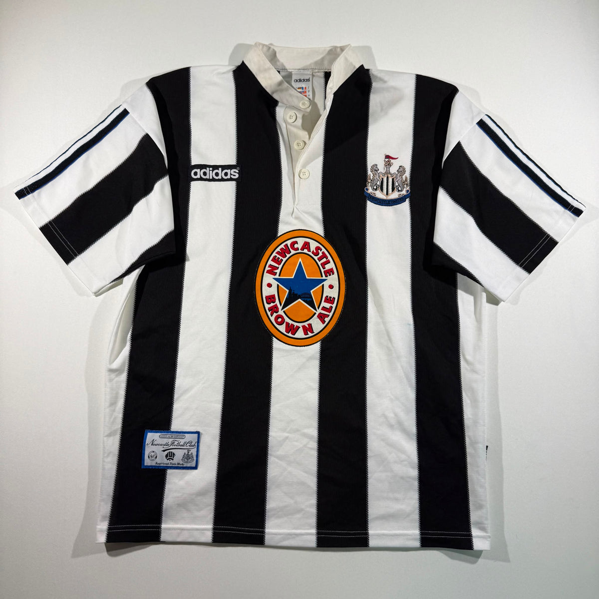 Newcastle 1995/96 home #9 Alan Shearer (L)