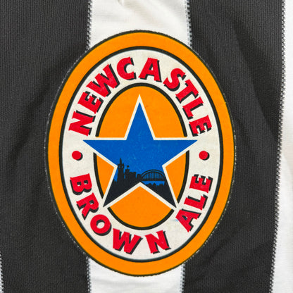 Newcastle 1995/96 home #9 Alan Shearer (L)