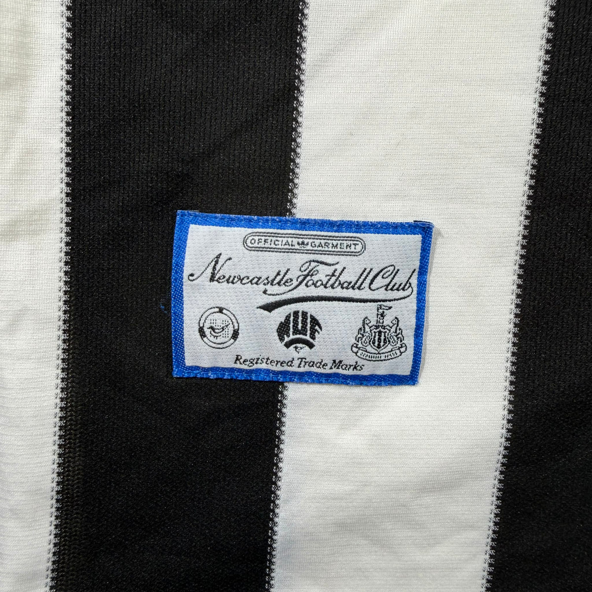 Newcastle 1995/96 home #9 Alan Shearer (L)
