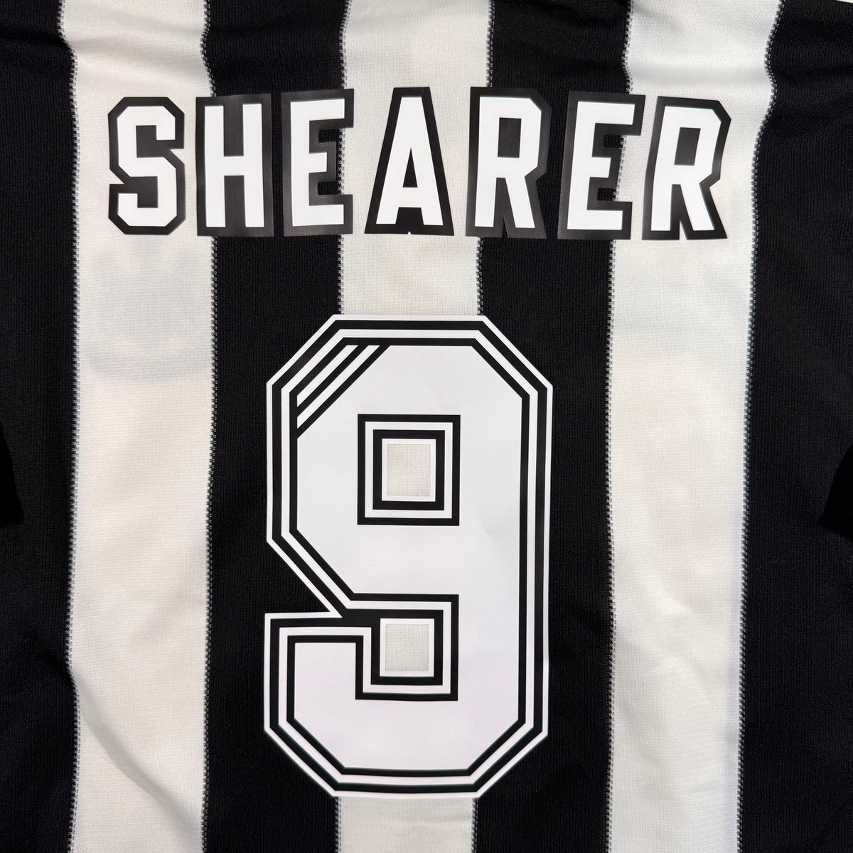 Newcastle 1995/96 home #9 Alan Shearer (L)
