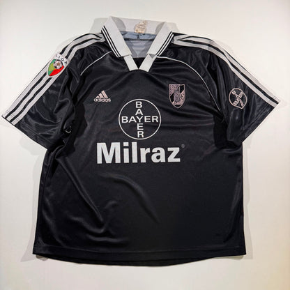 Vitória de Guimarães 1999/00 away (L)