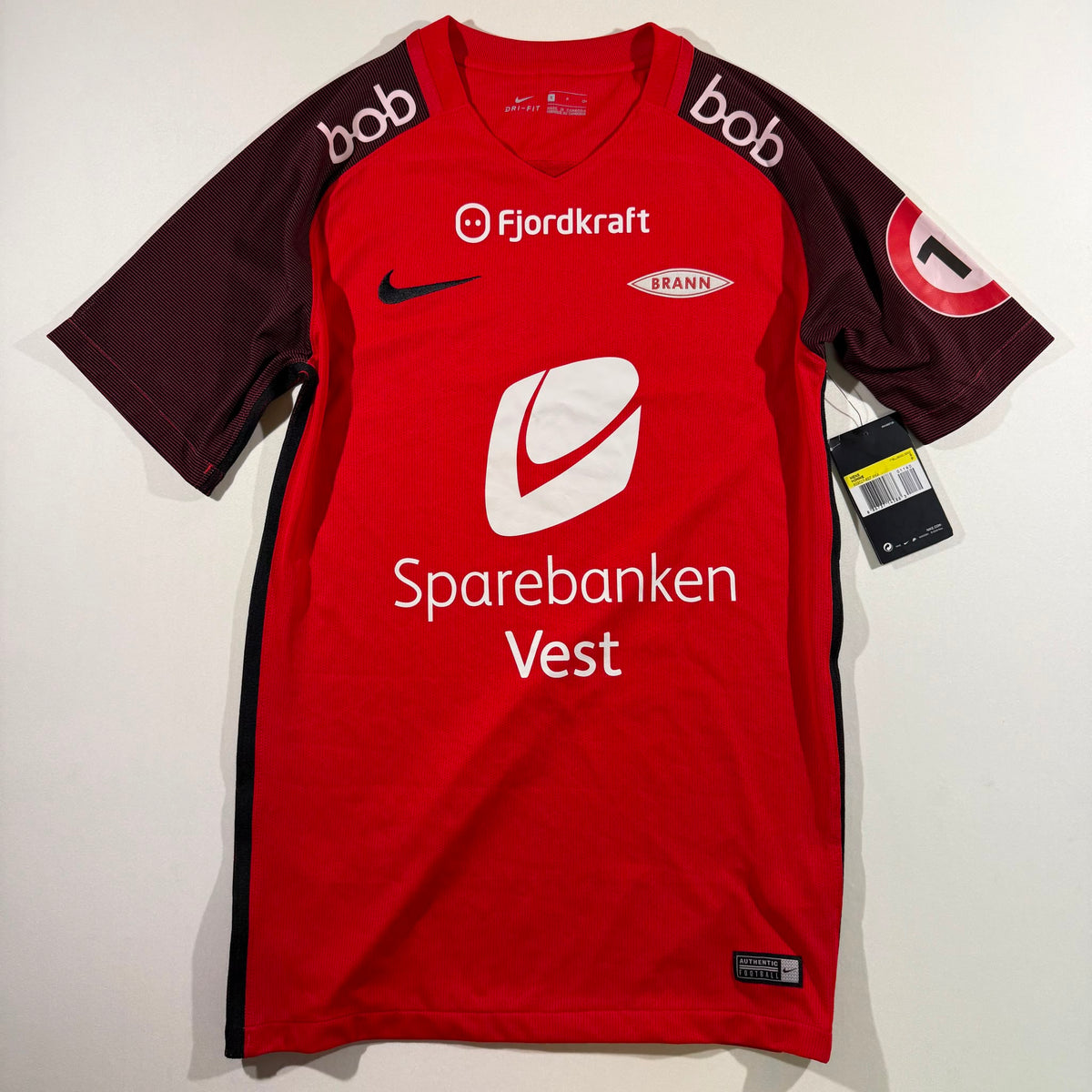 SK Brann 2018 home (S)
