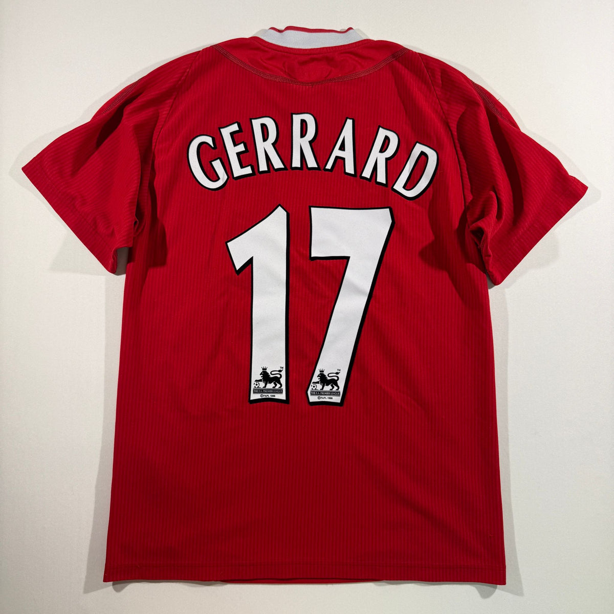 Liverpool 2002-04 home #17 Steven Gerrard (S)