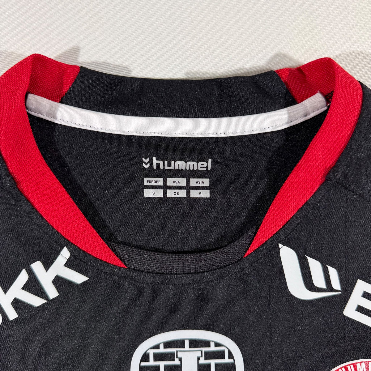 Brann 2012 away with special logo (S)