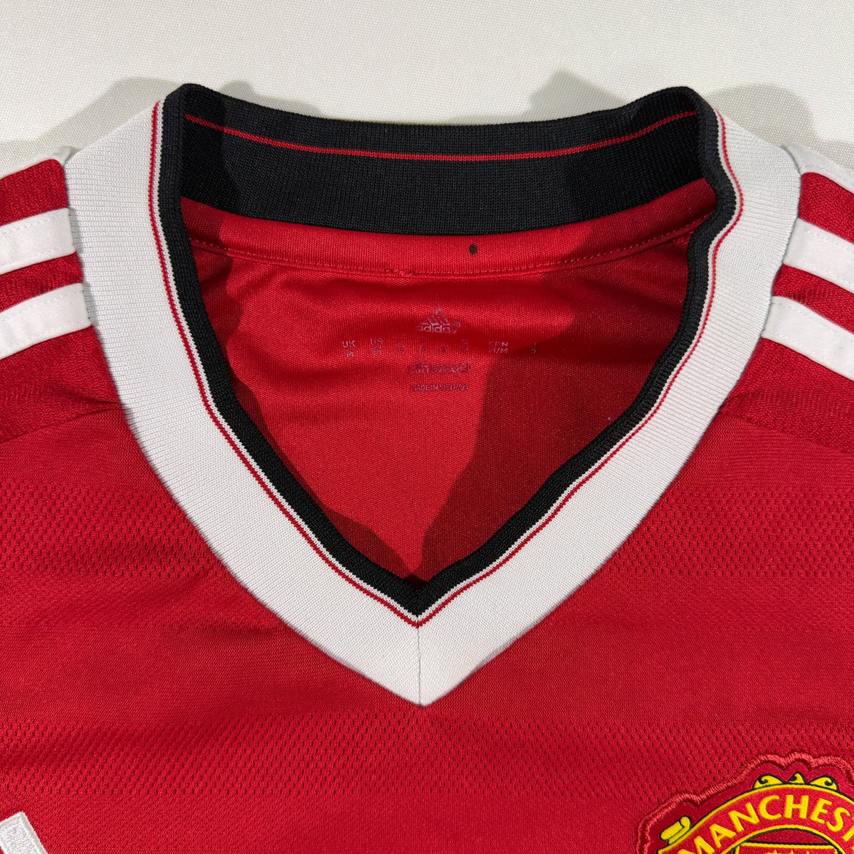 Manchester United 2015/16 home shirt #27 Marouane Fellaini