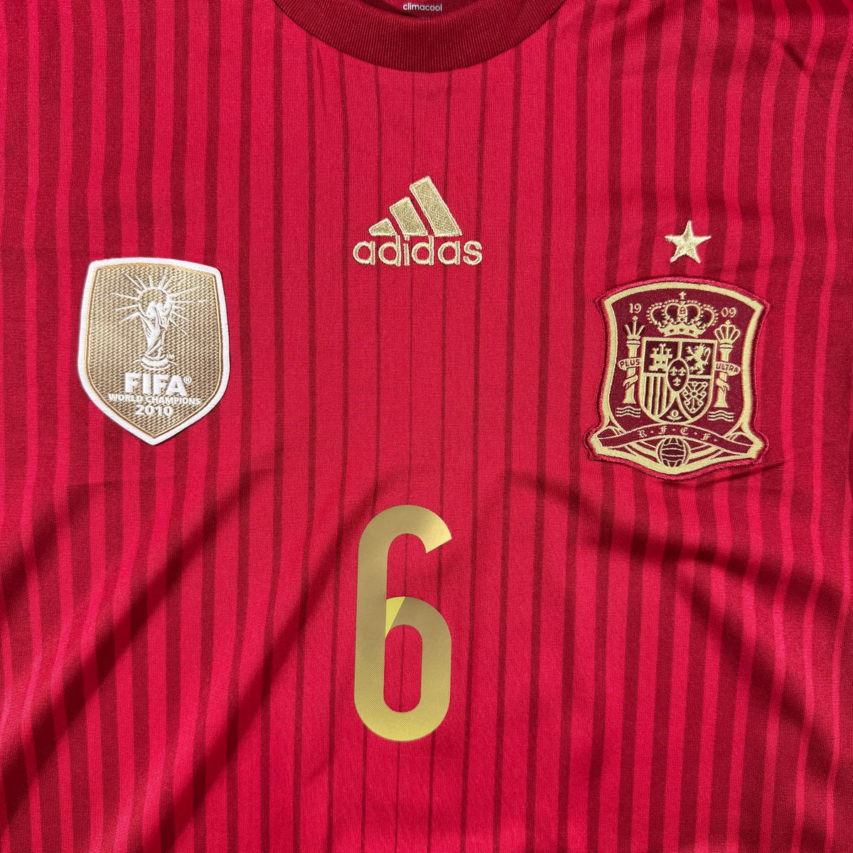 Spain 2014 home shirt #6 Andrés Iniesta (L)