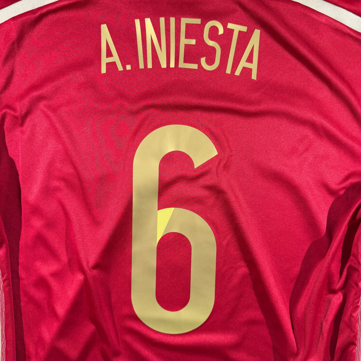 Spain 2014 home shirt #6 Andrés Iniesta (L)